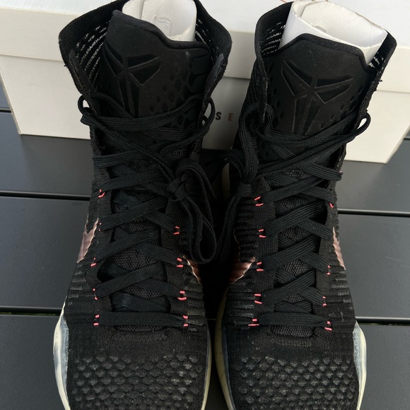 Nike Kobe 10 Elite Size: 10 $320 IG: @SoleWorldWideHype - Picture 4 of 7